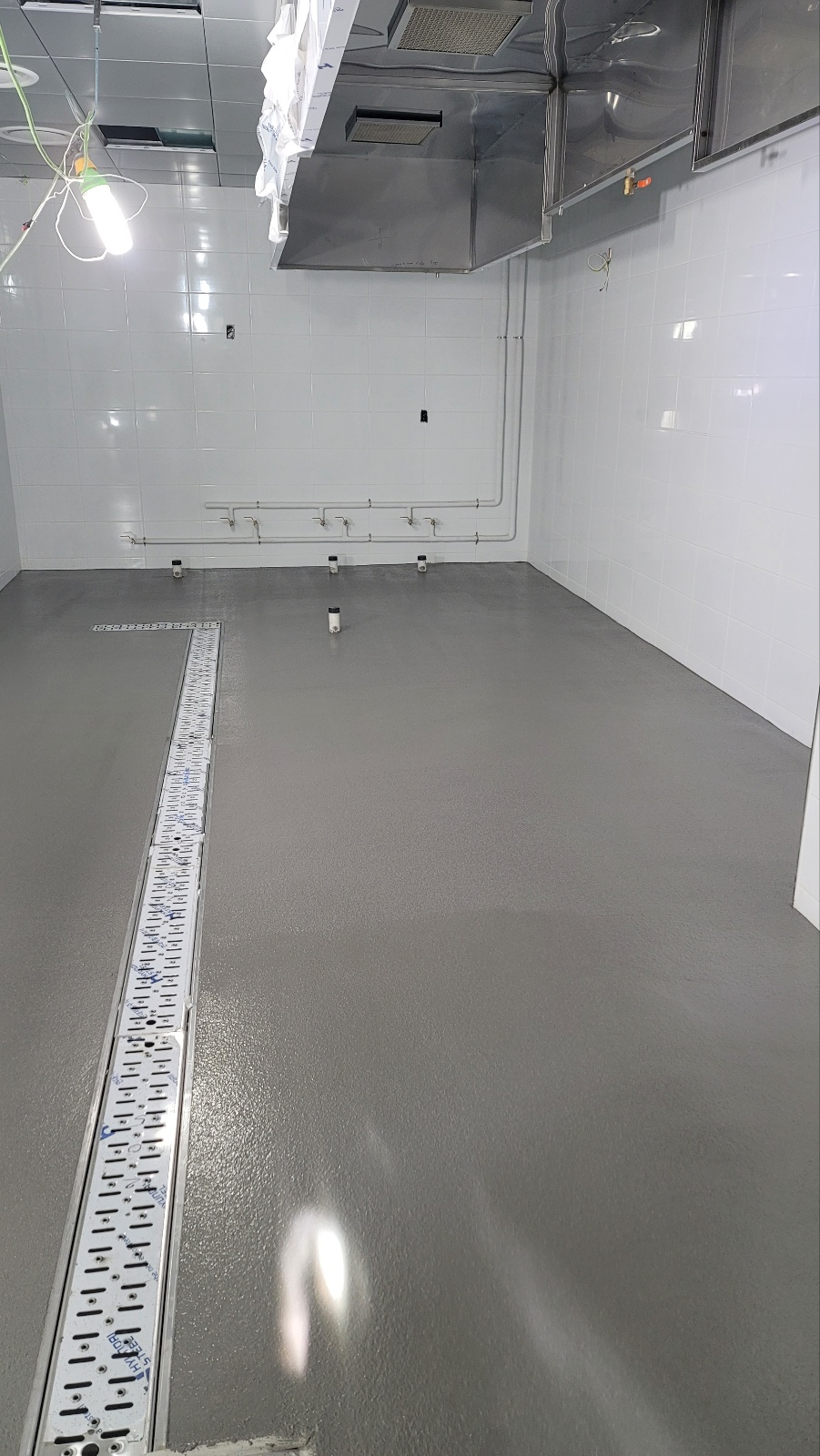 울릉도 / 면갈이 관련 작업으로 고급스러운 마감이 돋보입니다. (집이, 온도와) · 디테일한 마감 처리로 완성도 높은 결과물을 확인할 수 있습니다.