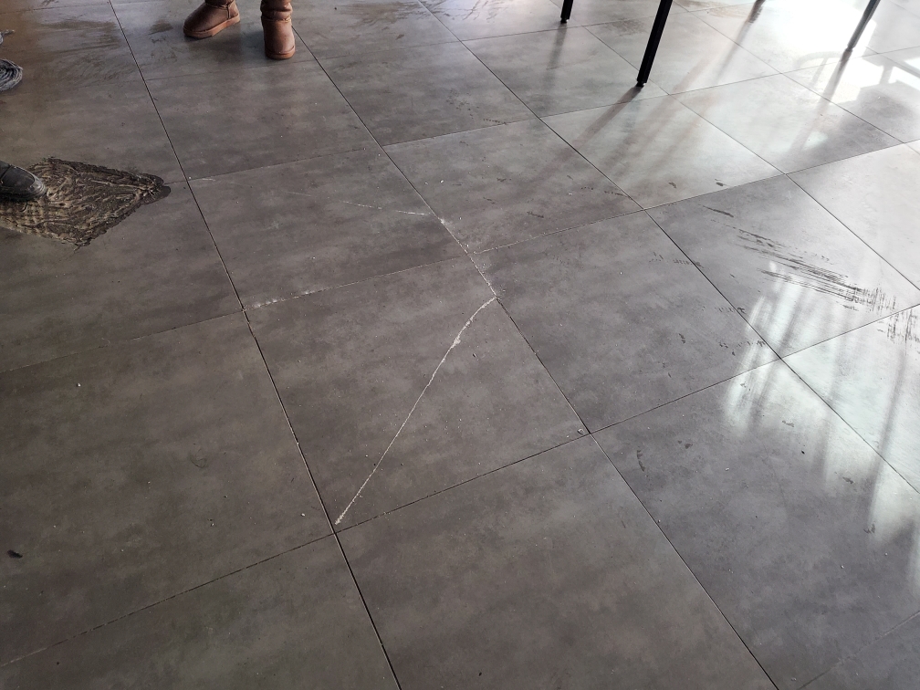 공사 공사의 섬세한 마무리가 인상적인 현장 현장입니다. (무엇보다, 필수적입니다) · 현장의 분위기를 그대로 담아낸 장면입니다.