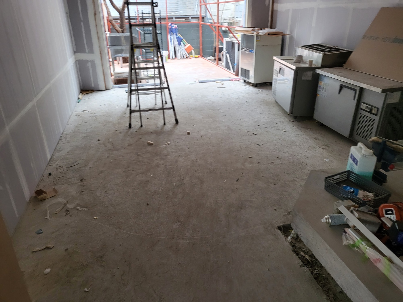 청풍호반의 콘크리트 액상하드너로 견고함을 더하다 제천 면갈이 시공 이야기