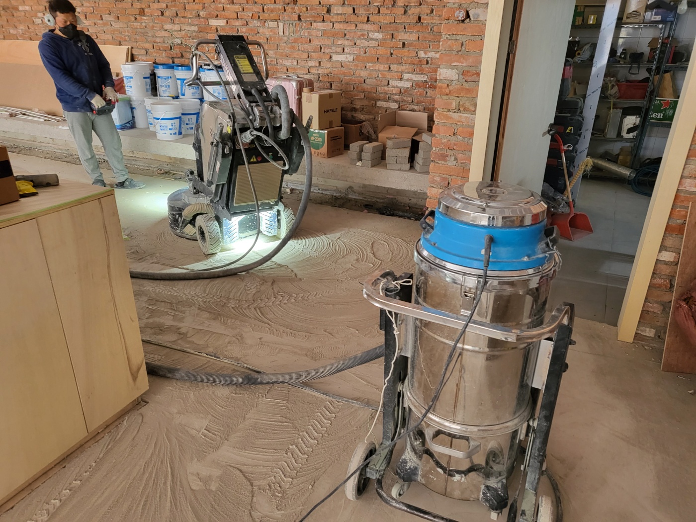 울릉도 / 콘크리트 관련 작업으로 고급스러운 마감이 돋보입니다. (최고의, 파도에도) · 디테일한 마감 처리로 완성도 높은 결과물을 확인할 수 있습니다.